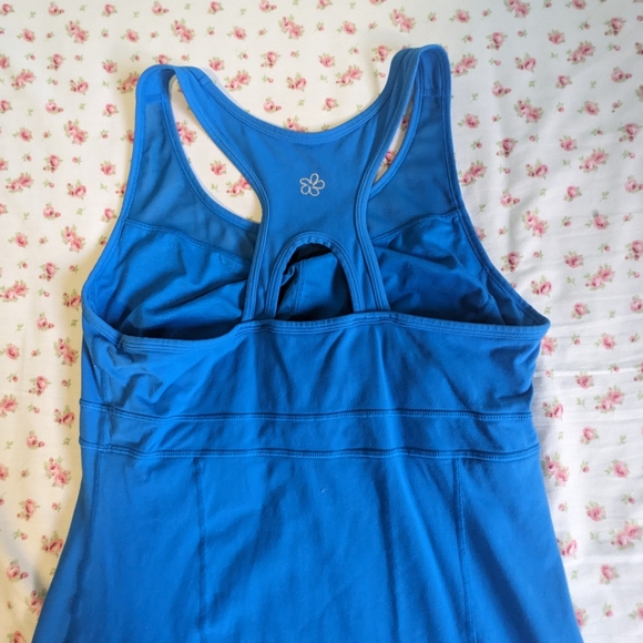 Women's Active wear tank top $16 OBO - Picture 6 of 9